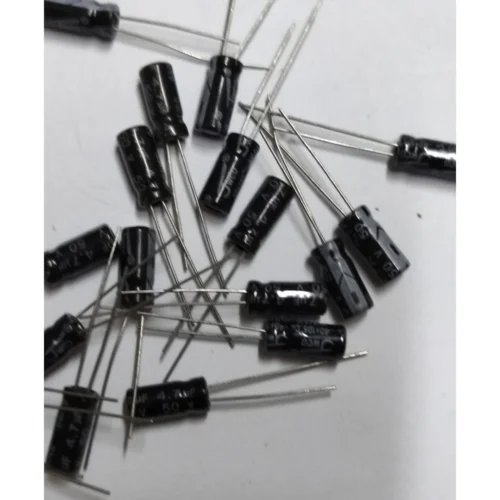 4.7UF 250V 8X12 105C ELEKTROLİTİK ALÜMİNYUM KONDANSATÖR